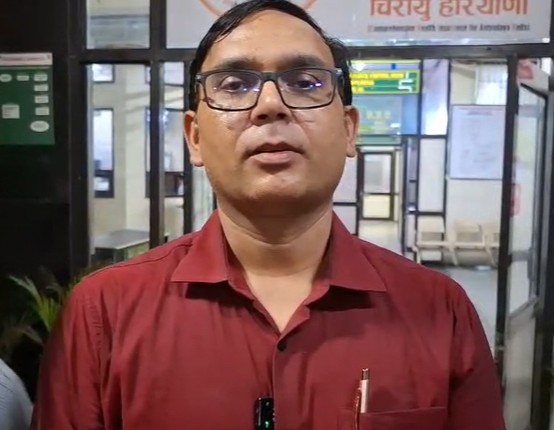 मेडिकल ऑफिसर डॉ. ऋषिपाल सिंह की तस्वीर मेडिकल ऑफिसर डॉ. ऋषिपाल सिंह की तस्वीर