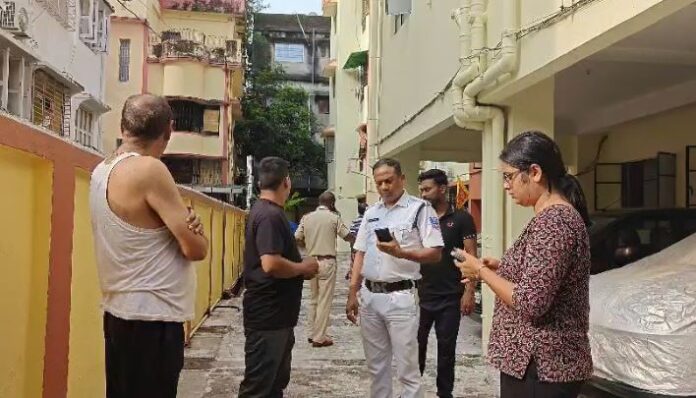 पुलिस टीम का दुराचार वीडियो पुलिस टीम का दुराचार वीडियो