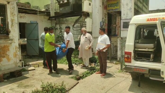 बेगूं हत्या मामला शव ले जाते परिजन