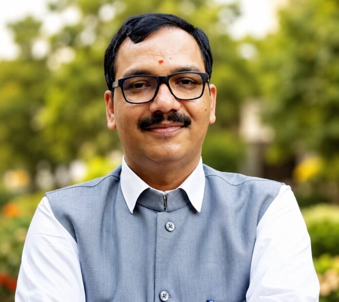 मयंक चतुर्वेदी क्रिकेट खिलाड़ी फोटो