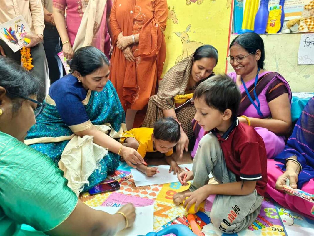आंगनबाड़ी केंद्रों पर खिलौना बैंक व प्रवेशोत्सव कार्यक्रम का आयोजन आंगनबाड़ी केंद्रों पर खिलौना बैंक कार्यक्रम