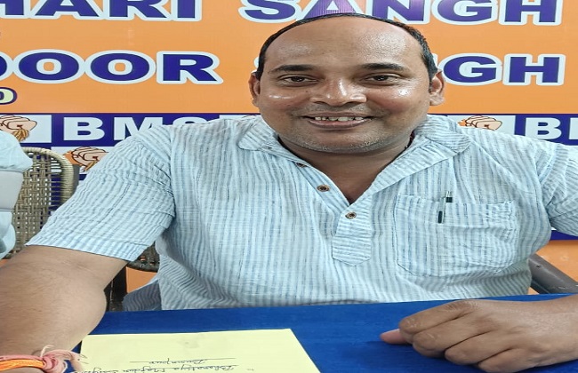 बीएम एस नेता संजीत बनर्जी की तस्वीर बीएम एस नेता संजीत बनर्जी की तस्वीर
