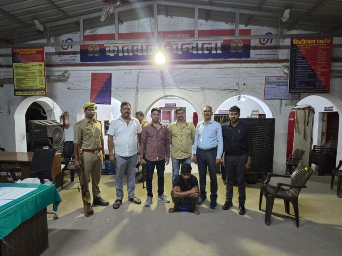 गिरफ्तार आरोपितों का छाया चित्र गिरफ्तार आरोपितों का छाया चित्र