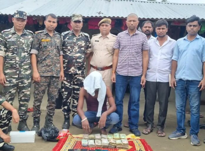 नेपाल सीमा पर तस्कर गिरफ्तार नेपाल सीमा पर तस्कर गिरफ्तार