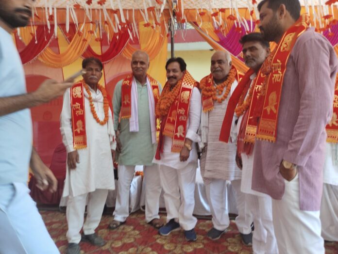 प्रदीप यादव नवदंपत्ति आशीर्वाद तस्वीर प्रदीप यादव नवदंपत्ति आशीर्वाद तस्वीर
