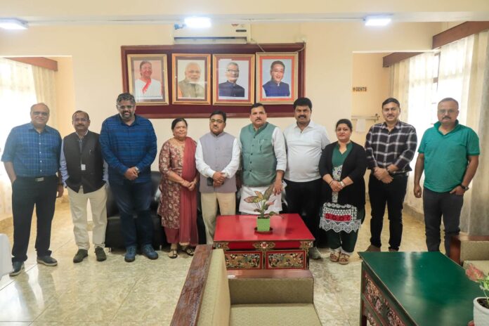 गृह मामिलामाथि संसदीय स्थायी समितिका सदस्यहरू गृह मामिलामाथि संसदीय स्थायी समितिका सदस्यहरू