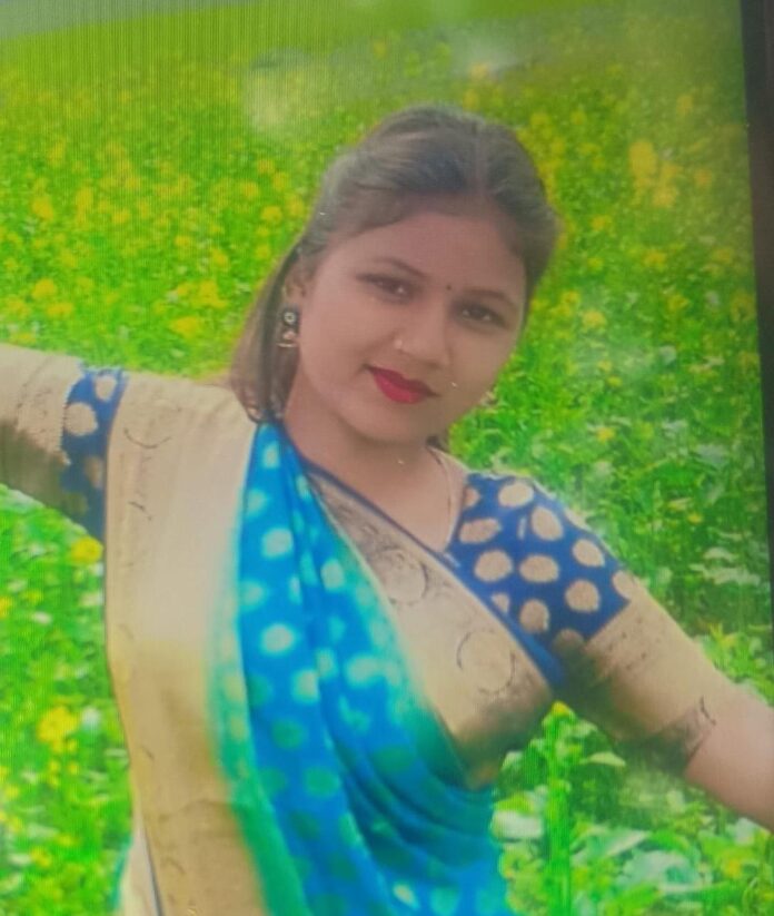मृतका की फाइल फोटो देखें मृतका की फाइल फोटो देखें