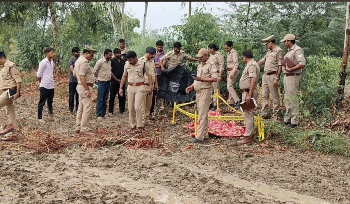 एसपी घटनास्थल पर पहुंचे फोटो एसपी घटनास्थल पर पहुंचे फोटो