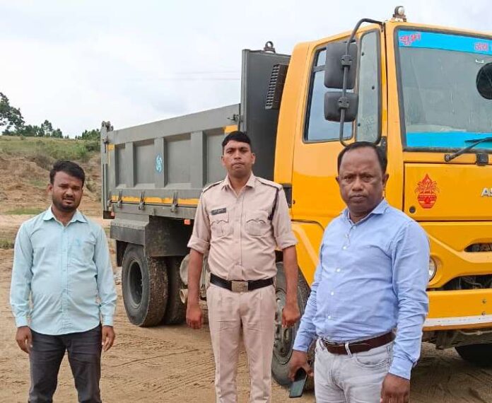 कार्रवाई करते अधिकारी की बड़ी कार्रवाई वीडियो कार्रवाई करते अधिकारी की बड़ी कार्रवाई वीडियो