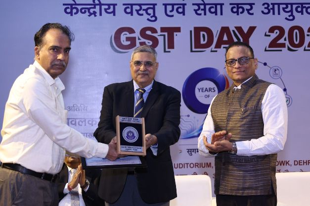 कर दाताओं का सम्मान करना कर दाताओं का सम्मान करना
