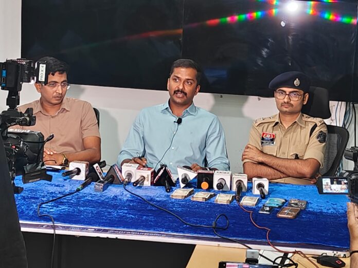 रायपुर सरोना विदेशी शराब चोरी का मामला रायपुर सरोना विदेशी शराब चोरी का मामला