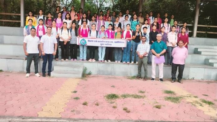 ग्वालियर विजयाराजे महाविद्यालय दीक्षारंभ समारोह ग्वालियर विजयाराजे महाविद्यालय दीक्षारंभ समारोह