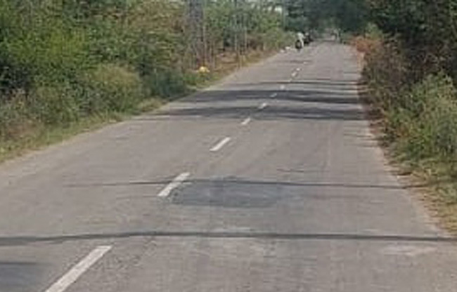 सोनीपत में सड़क पैच लगने से यातायात प्रभावित सोनीपत में सड़क पैच लगने से यातायात प्रभावित