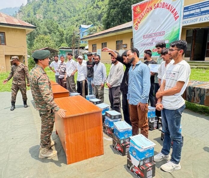 बढ़ईगीरी प्रशिक्षण प्रमाणपत्र और टूल किट