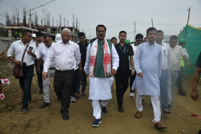 स्वास्थ्य मंत्री का निरीक्षण