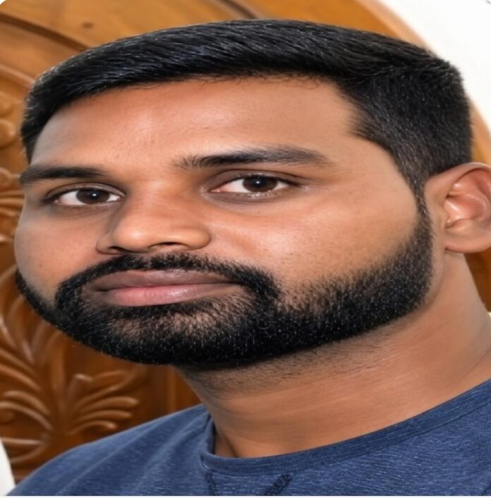विश्वनाथ मंडल की फाइल फोटो वायरल हुई है