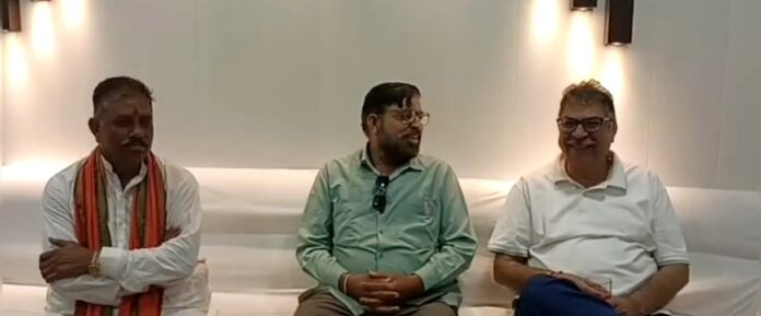मीडिया से चर्चा करते हुए कुछ दिलचस्प बातें मीडिया से चर्चा करते हुए कुछ दिलचस्प बातें