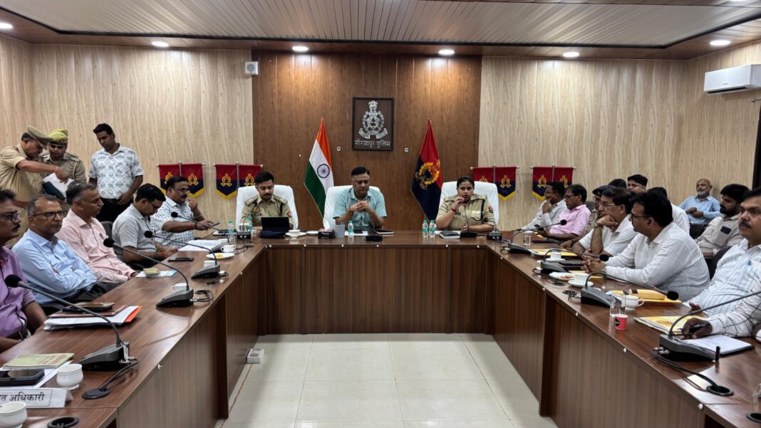 पुलिस लाइन बैठक में डीएम और एसपी