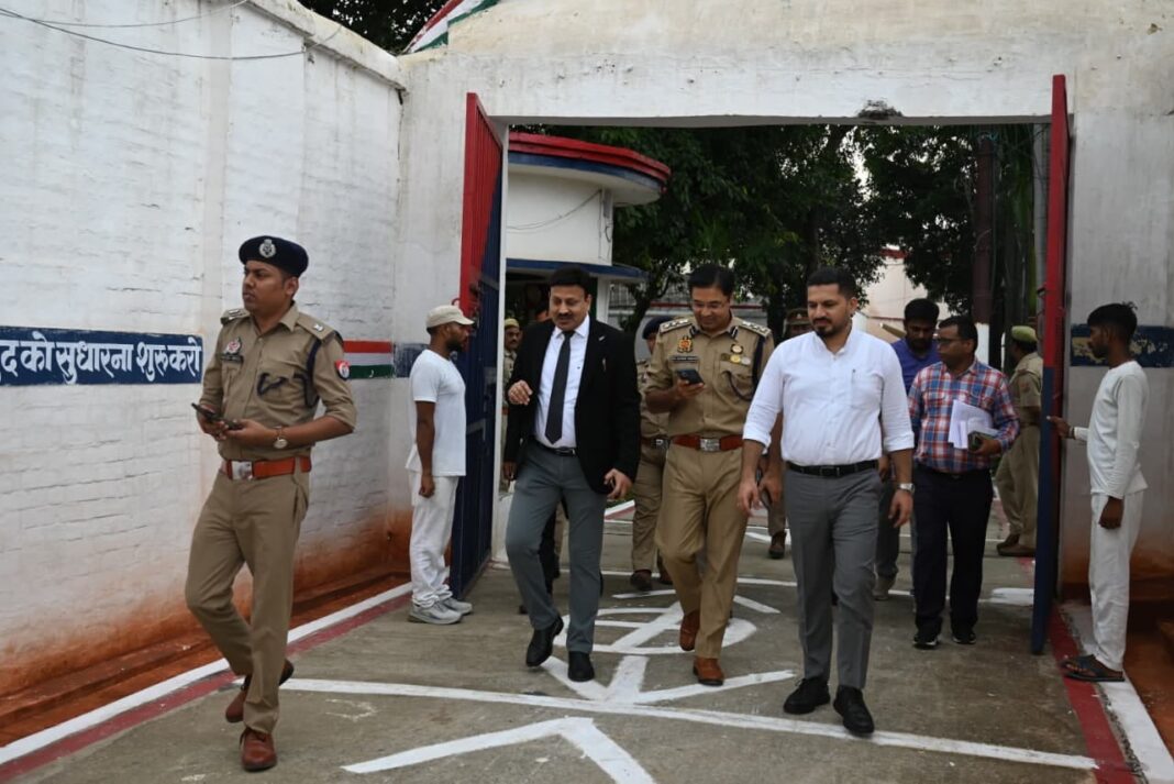 जिला कारागार अयोध्या का संयुक्त निरीक्षण और जांच की जाएगी सुरक्षा की व्यवस्था अयोध्या जिला कारागार निरीक्षण की तस्वीर