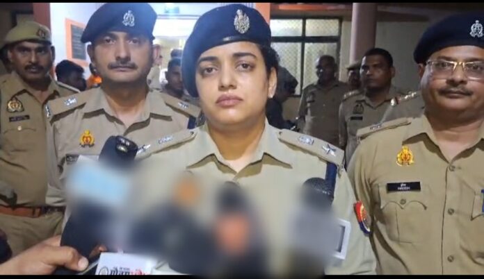एसएसपी अंकिता शर्मा घटना की जानकारी देते हुए एसएसपी अंकिता शर्मा घटना की जानकारी देते हुए