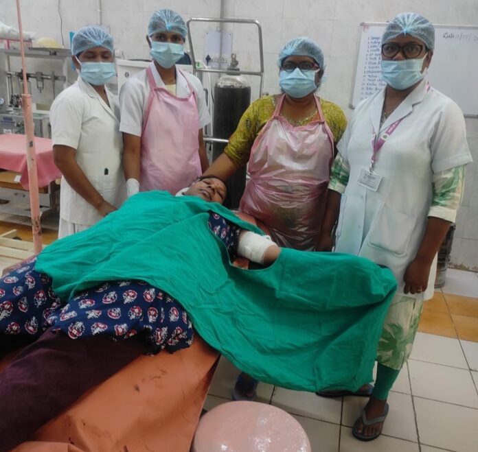 डाक्टरों ने आधुनिक गर्भनिरोधक इम्प्लांट का सफल प्रत्यारोपण डाक्टरों ने आधुनिक गर्भनिरोधक इम्प्लांट का सफल प्रत्यारोपण