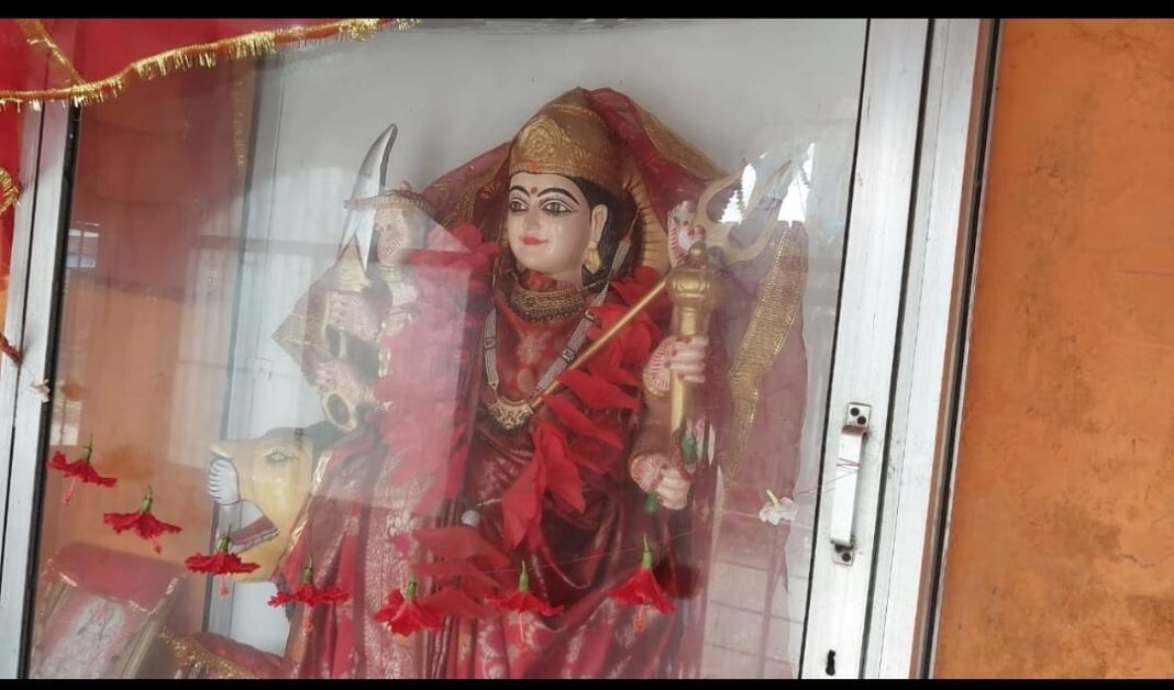प्रतिमा से गायब मुकुट एक रहस्यमय घटना