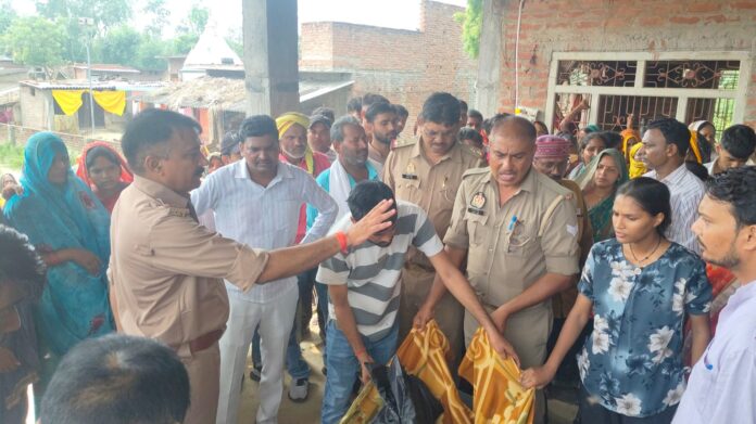 मृतक महिला की जांच में पुलिस