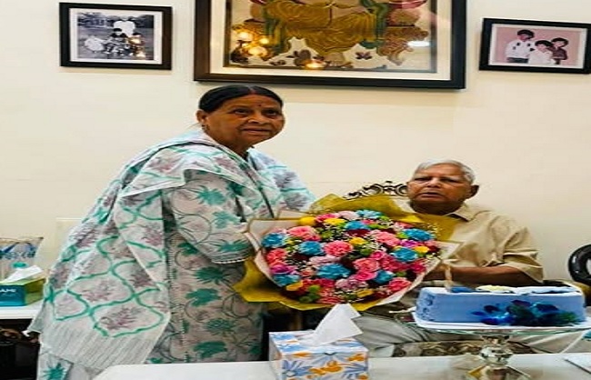 लालू राबड़ी की फाइल फोटो लालू राबड़ी की फाइल फोटो