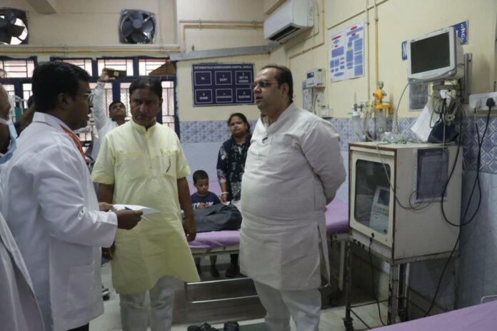 दिल्ली स्वास्थ्य मंत्री नरेला अस्पताल निरीक्षण