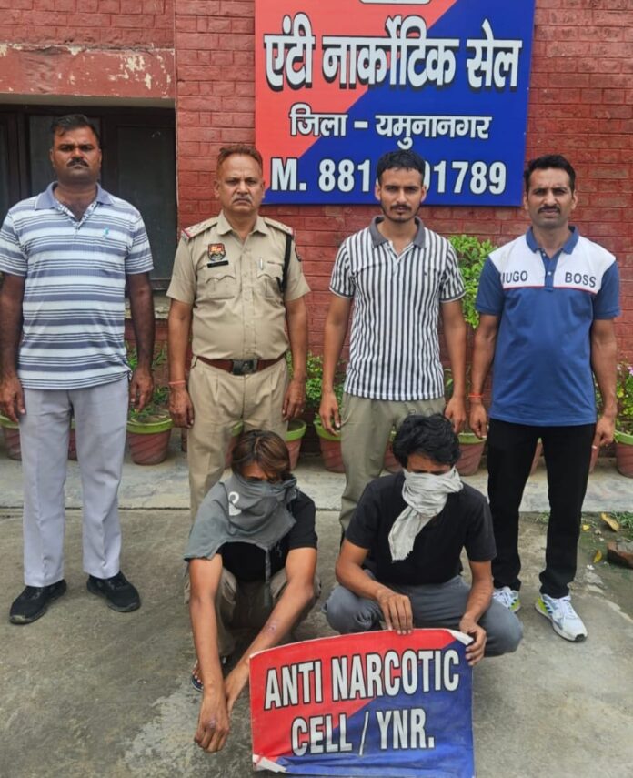 पुलिस गिरफ्त में नशा तस्करी के दो आरोपी