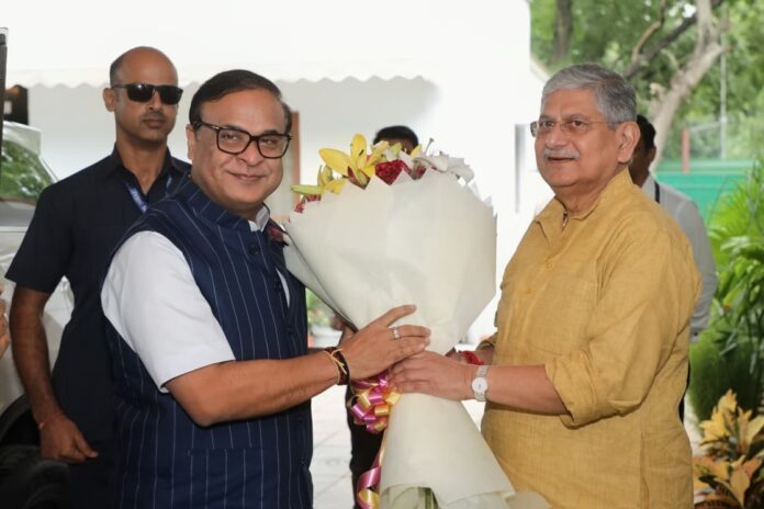असम के मुख्यमंत्री डॉ हिमंत बिस्व सरमा केंद्रीय मंत्री से मुलाकात करते हुए असम के मुख्यमंत्री डॉ हिमंत बिस्व सरमा केंद्रीय मंत्री से मुलाकात करते हुए