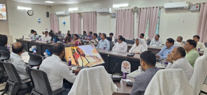 भारत विकास की दिशा में भारत विकास की दिशा में
