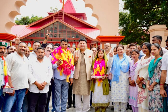 पंचायत समिति चुनाव के बाद विधायक सुधीर शर्मा पंचायत समिति चुनाव के बाद विधायक सुधीर शर्मा