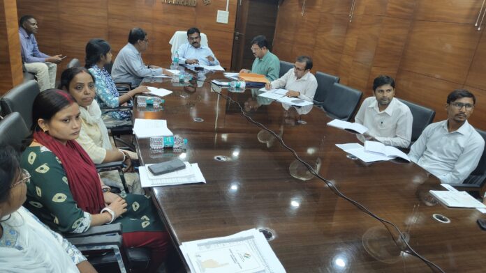 निर्वाचन अधिकारी की जानकारी