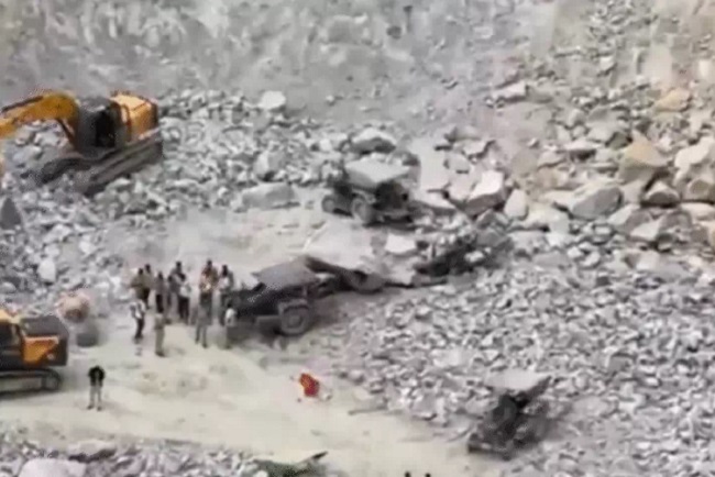 कर्नाटक ग्रेनाइट खदान हादसा तस्वीरें कर्नाटक ग्रेनाइट खदान हादसा तस्वीरें