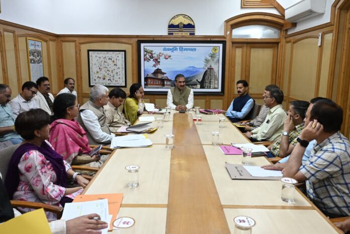 मुख्यमंत्री स्वास्थ्य विभाग बैठक में