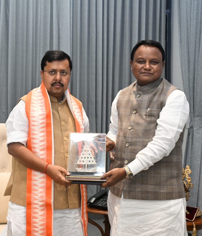 भाजपा के राष्ट्रीय अध्यक्ष नितिन नवीन और मुख्यमंत्री मोहन चरण माझी