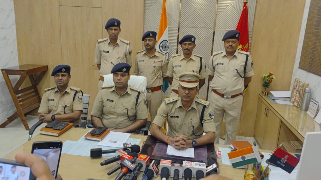 जानकारी देते एसएसपी की जिम्मेदारी और कार्य एसएसपी जानकारी देते हैं