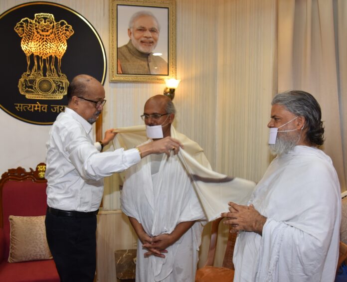 जैन संतों का सम्मानित होना