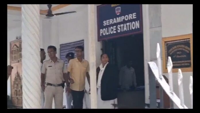 श्रीरामपुर थाने में अपरूपा पोद्दार की गिरफ्तारी