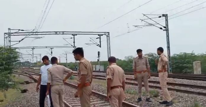 रेलवे ट्रैक पर हादसा