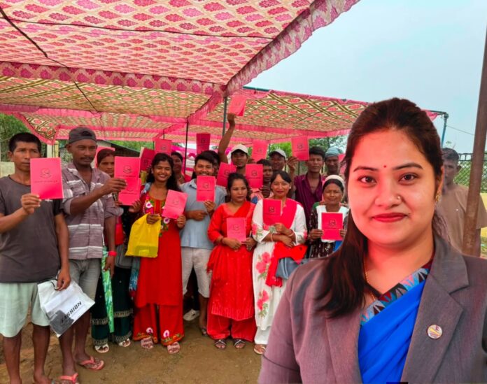 भूमिहीनों को जमीन का प्रमाणपत्र वितरण समारोह भूमिहीनों को जमीन का प्रमाणपत्र वितरण समारोह