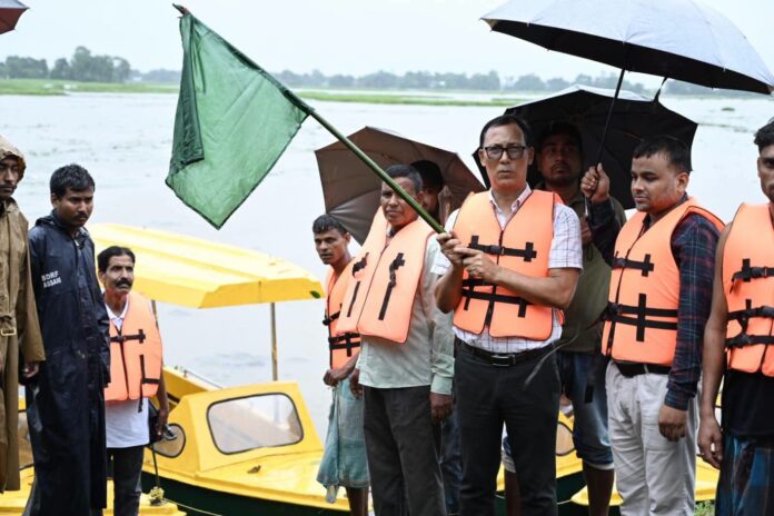 असम में लॉन्च हुआ बोट एम्बुलेंस सेवा असम में लॉन्च हुआ बोट एम्बुलेंस सेवा