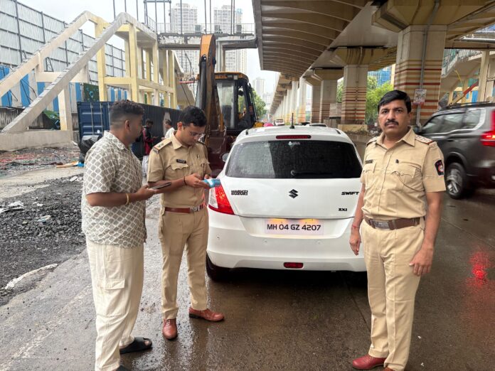 ठाणे में नंबर प्लेट जुर्माना लगाया गया ठाणे में नंबर प्लेट जुर्माना लगाया गया