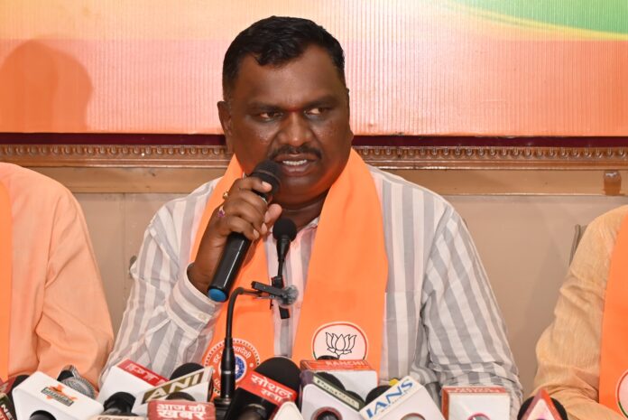 भाजपा प्रदेश महामंत्री अमर कुमार बाउरी की तस्वीर