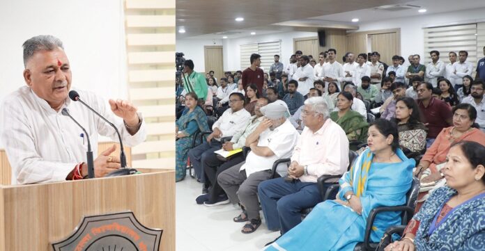 मंत्री परमार शिक्षा संवाद कार्यक्रम मंत्री परमार शिक्षा संवाद कार्यक्रम