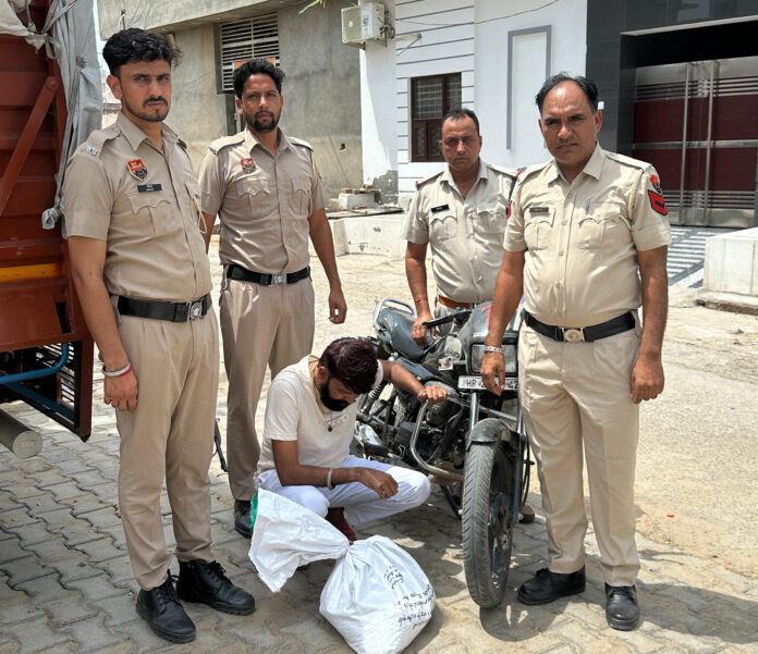 चूरापोस्त तस्कर गिरफ्तारी चूरापोस्त तस्कर गिरफ्तारी
