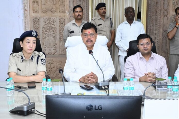 ऊर्जा मंत्री तोमर शिवपुरी में फैक्ट्री लोकार्पण कार्यक्रम