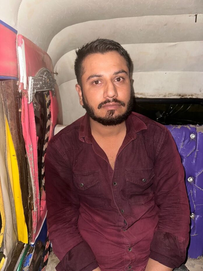 मध्य दवाओं की बरामदगी से दो युवक गिरफ्तार