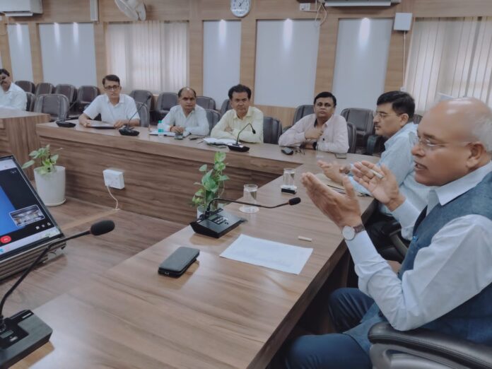 अवध विश्विद्यालय के नए प्रोग्राम की तस्वीर